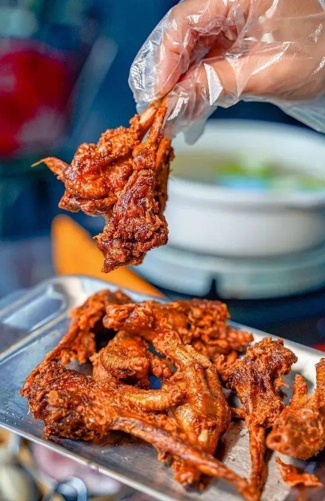 屯昌特色黑猪肉粉汤火锅!89元抢嗦粉高性价比2-3人!