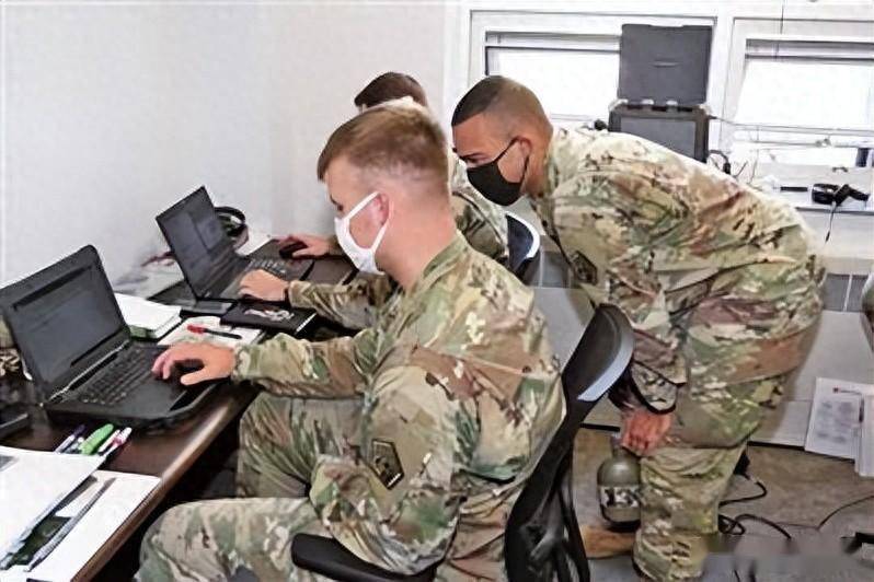 要求美军网络司令部向海外派遣网络空间作战部队,打着"阻止恶意攻击"