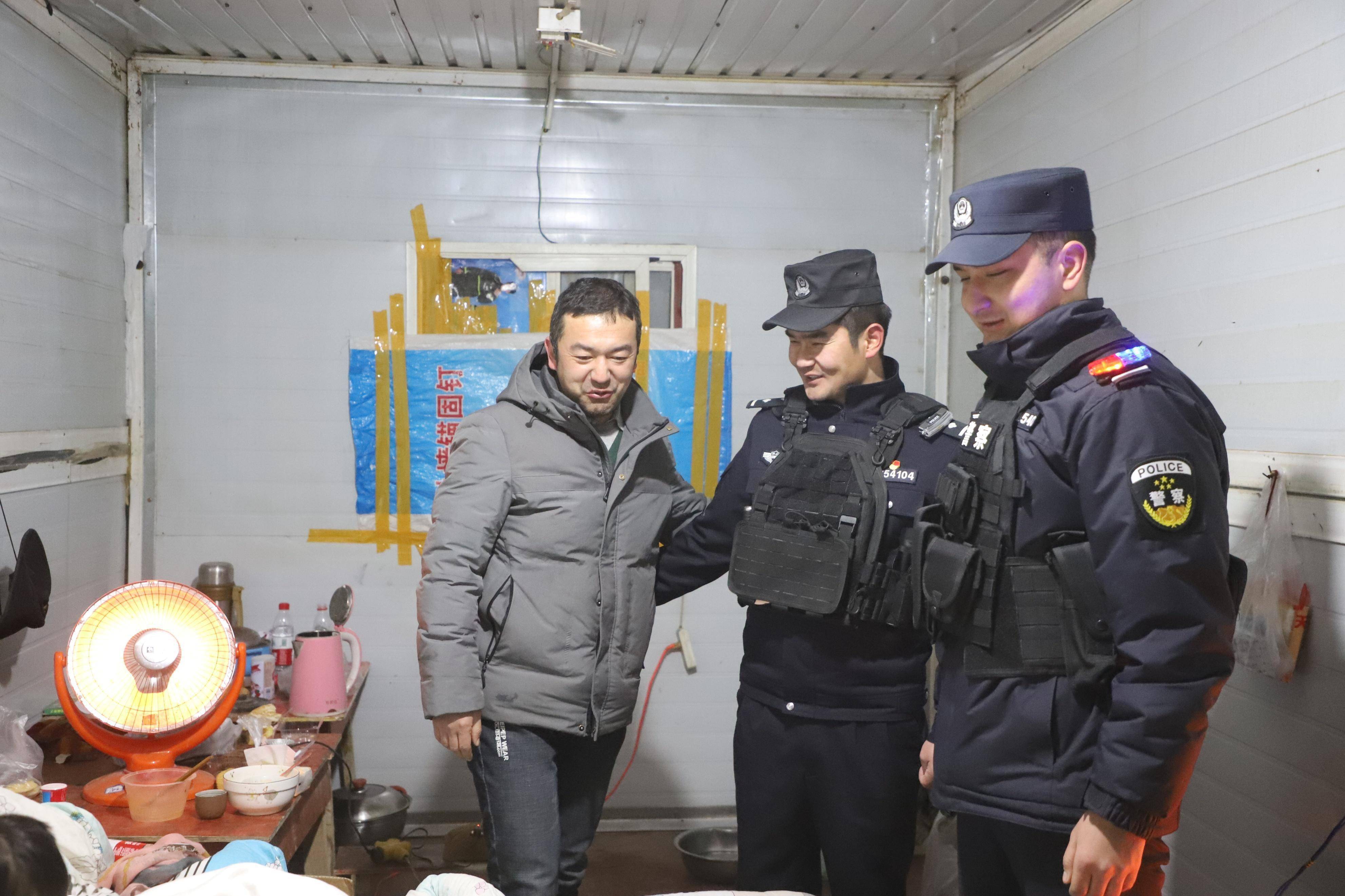 阿合奇县公安局及赶来增援的克州公安机关全体