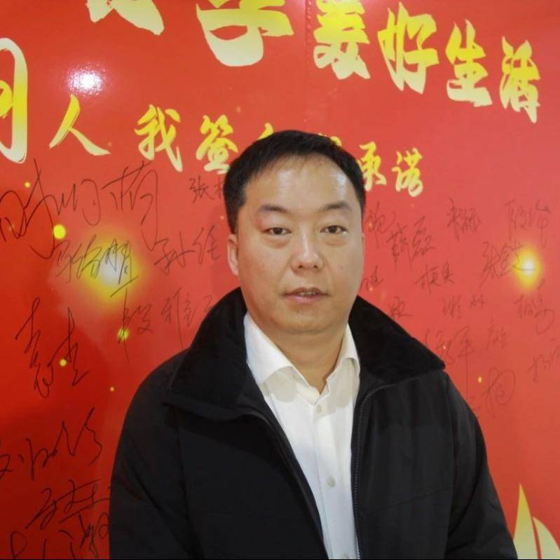 我能够获得最佳奉献者奖,要非常感谢杨村街道建成的丁俊岩剪报室,它使