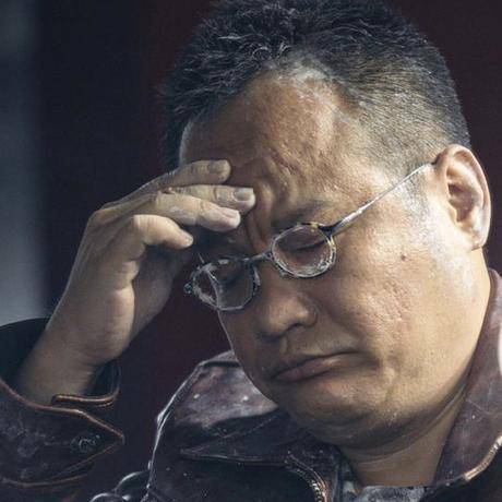 17年后,宁浩特意量身定制电影《红毯先生》作为"报恩"礼物送给刘德华