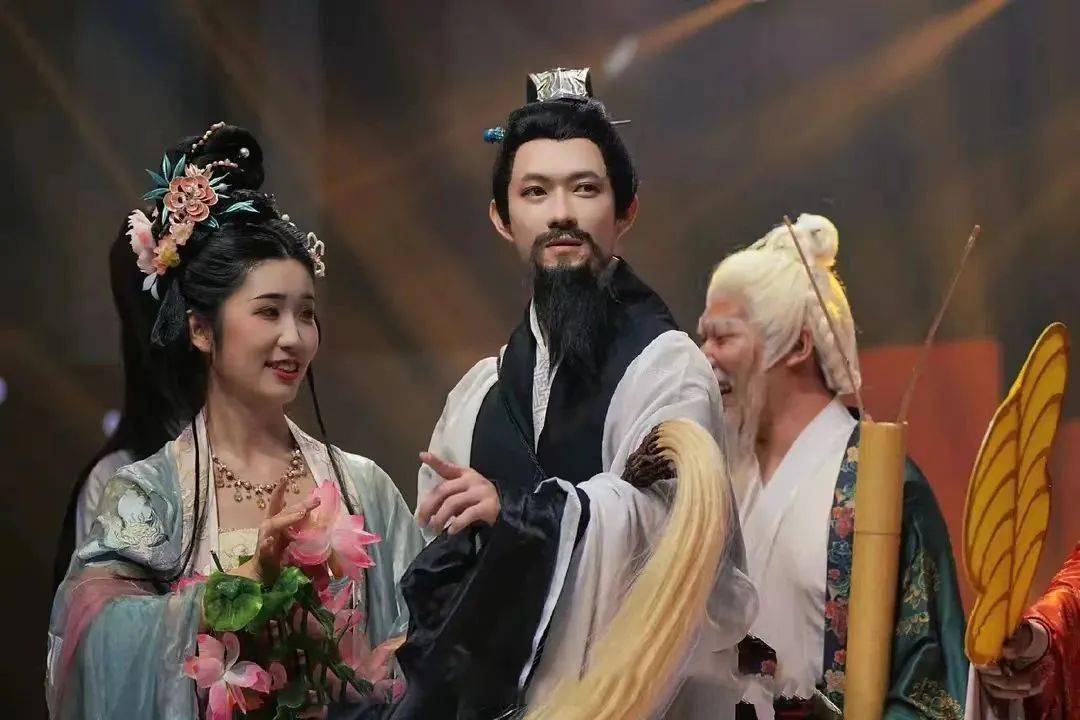 花果溪"八仙过海闹新春",玻璃桥票免费送!