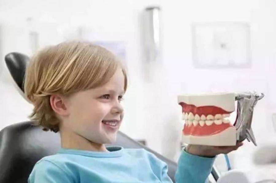 儿童牙齿助萌术图片
