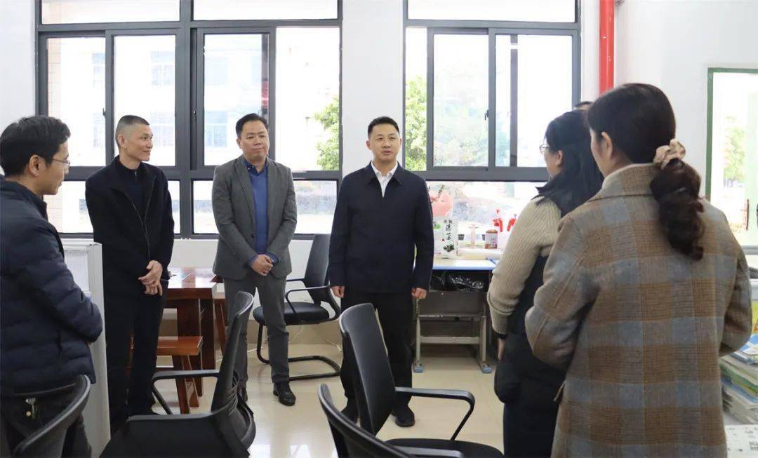 新春走基层 │ 洛江区政府区长郭宁带队开展节前走访慰问活动