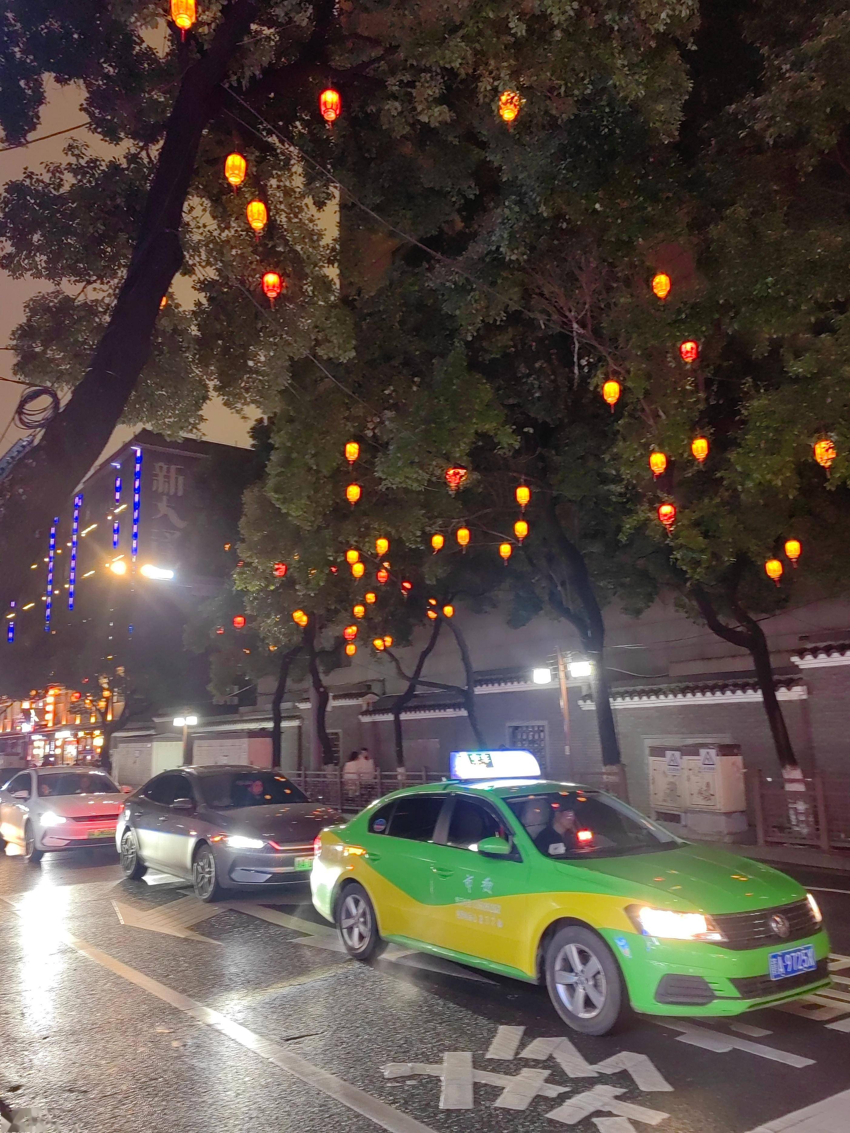 探访南昌街区景观照明品质提升工程:从"手可摘星辰"的星星灯到文化