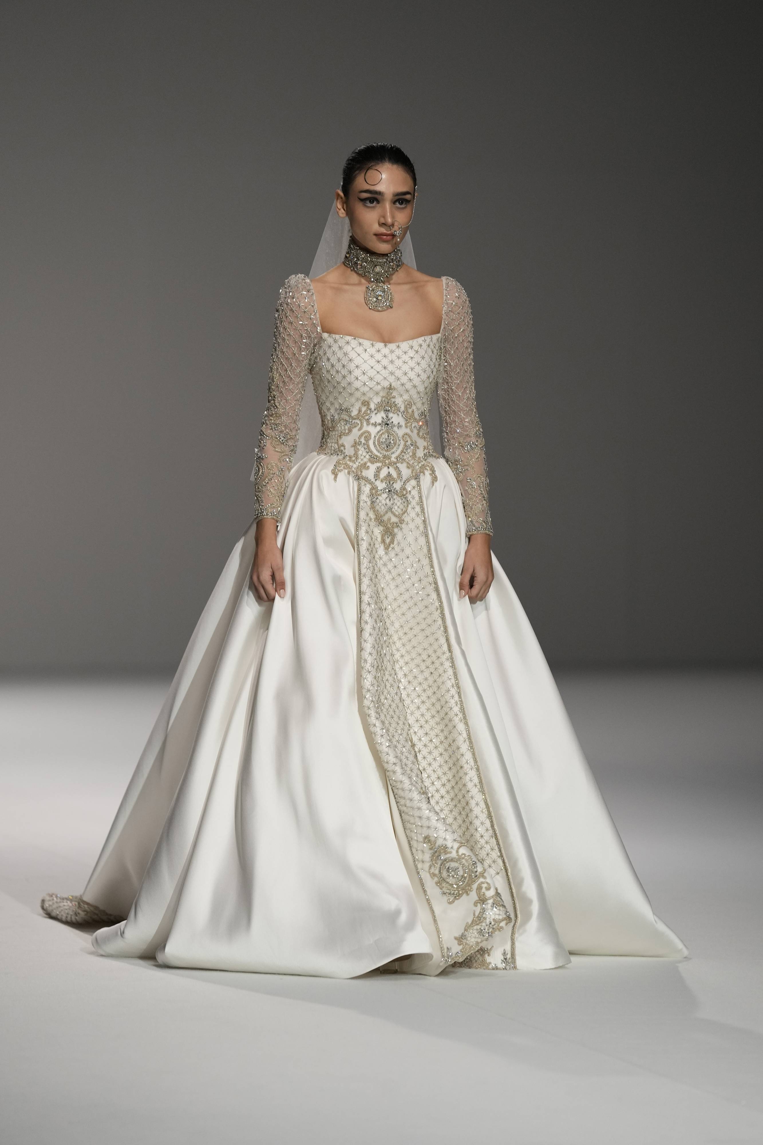 迪拜时装周——rizman ruzaini品牌时装秀_新华社_服装_外代