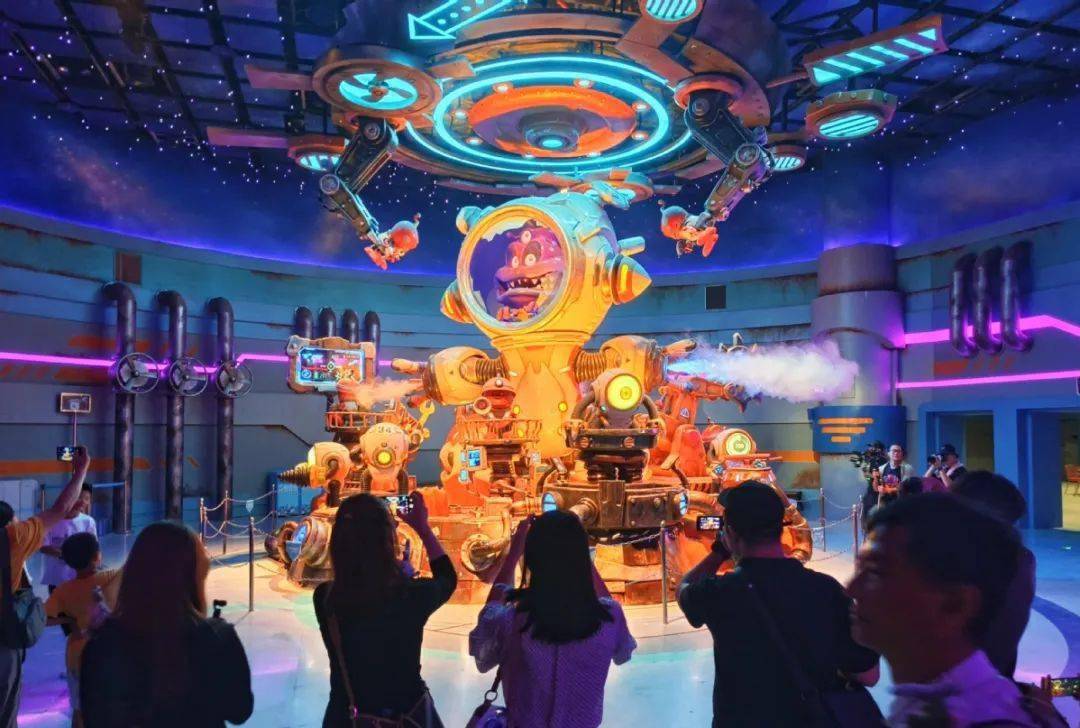 珠海长隆海洋王国,长隆宇宙飞船"金龙贺岁,欢喜中国年"圆明新园系列