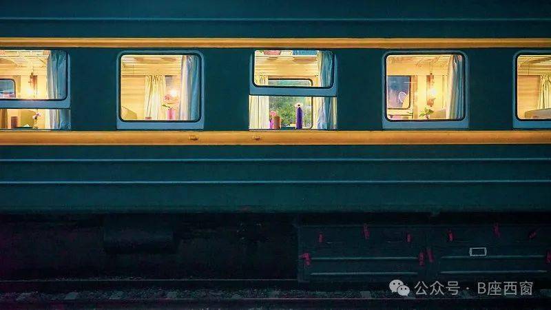 繁星| 绿皮火车你慢些走_车厢_座位_手机