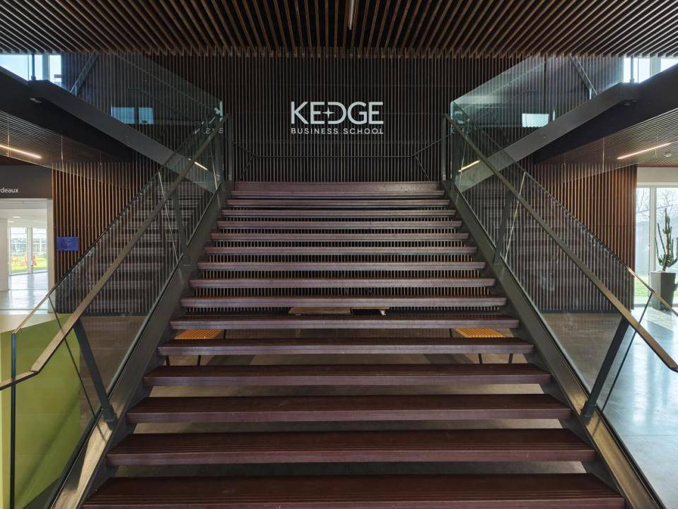 林茂院长一行出访法国凯致商学院,共商中法学院未来