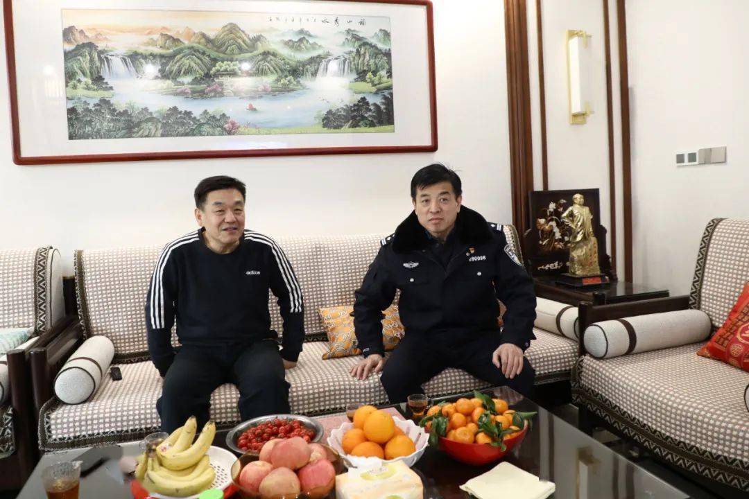 【领导动态】张曰海开展走访慰问活动_老干部_市公安
