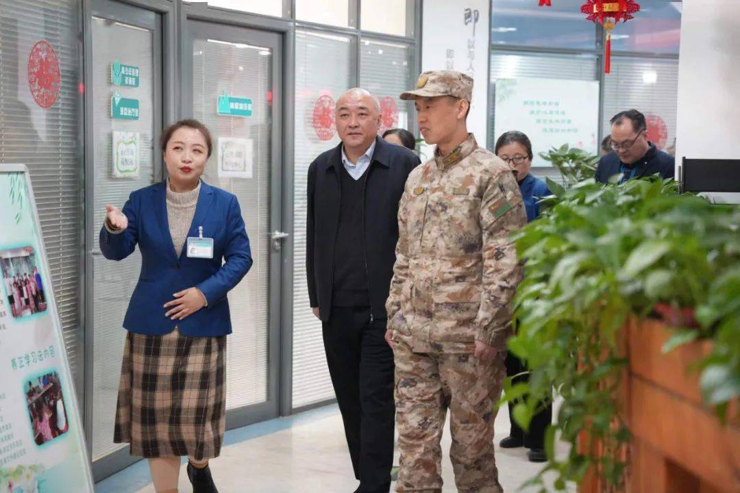 锦旗彰显心意 责任激励前行——中国人民解放军71901部队向聊城市第四