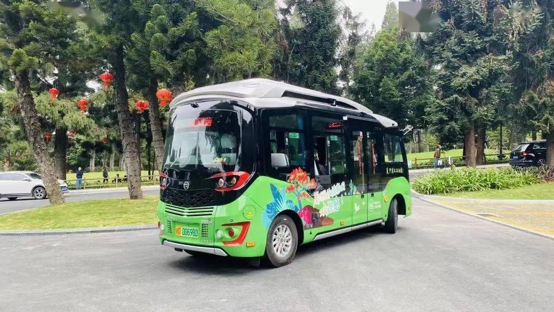 园区内还有不少新能源环保观光车"小绿",穿梭在植物园的五大核心景点