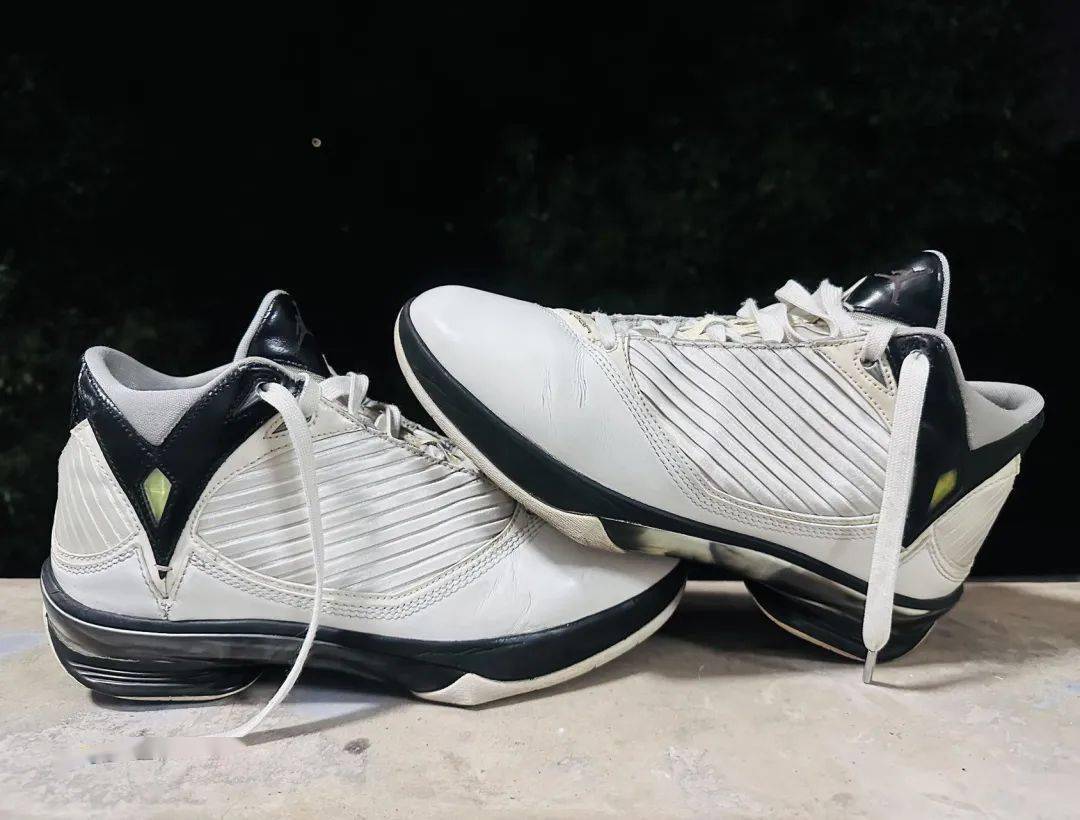 玩家视角:战士9和aj32二选一,内置气垫这种东西就很玄乎,尤其是老鞋