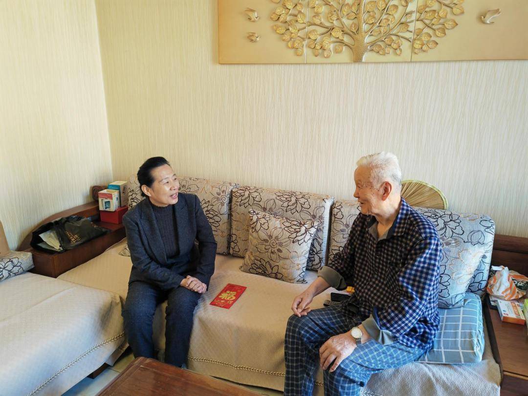 胡婧开展春节前走访慰问活动