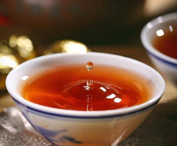 不仅体现了丰富的香气,还保证了茶汤的醇柔清爽,更造就了它紧秀细嫩的