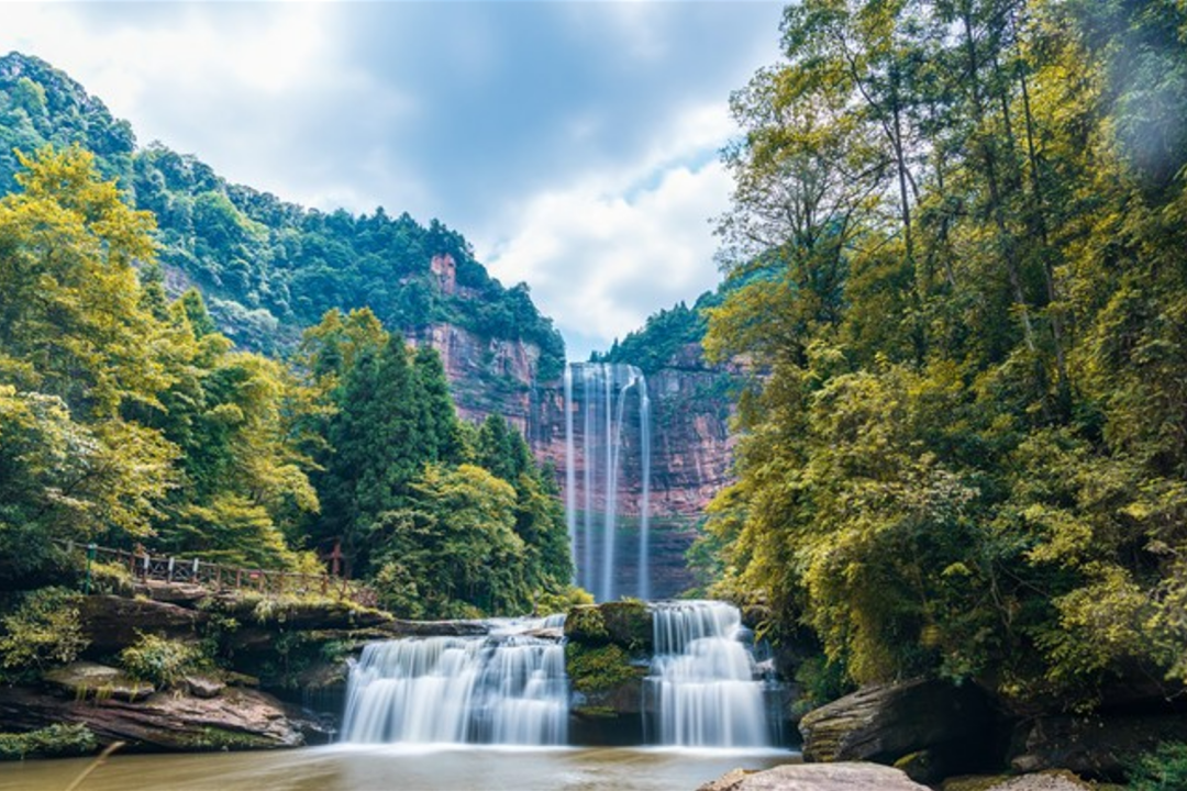 武陵山大裂谷等景区濯水,阿依河,四面山大足石刻,黑山谷,万盛石林重庆