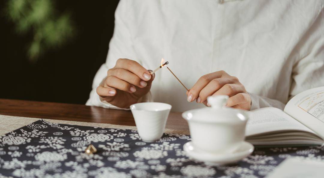 沉香,龙涎香,鹅梨帐中香···20种中国名香一盒集齐,只要百来元_郑