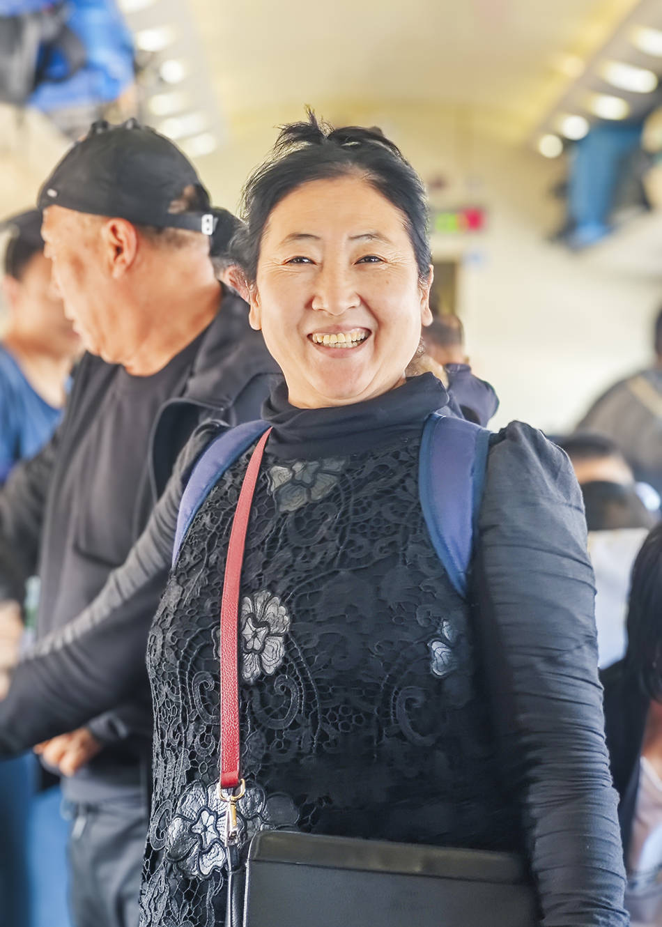 姓名:张丽敏 年龄:62岁我和老伴儿都回辽宁沈阳过年,儿子春节得留在