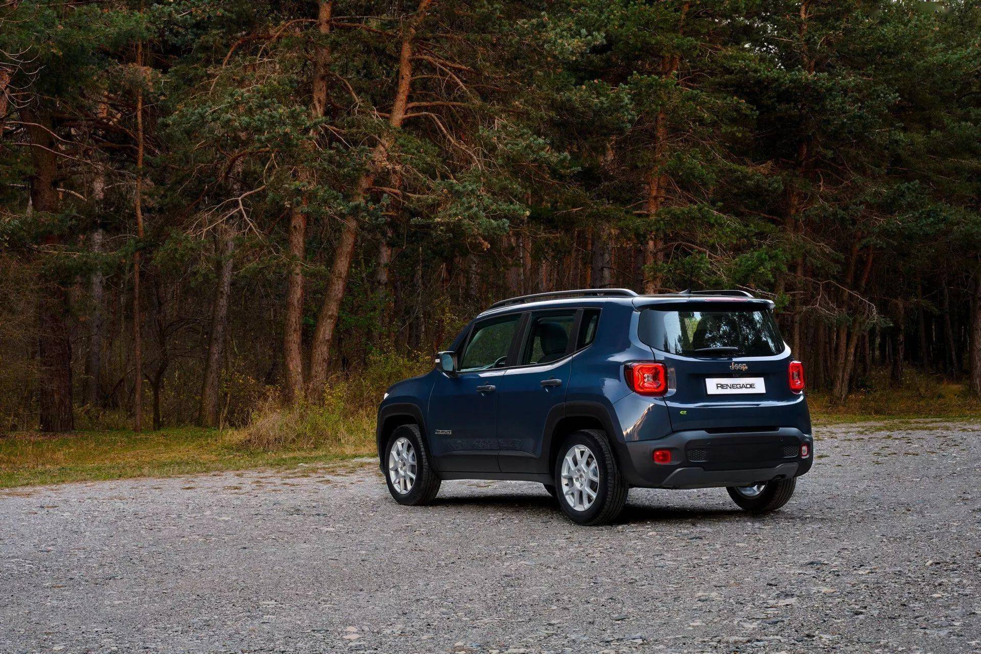 新款jeep自由侠官图公布 外观/内饰细节调整_搜狐汽车