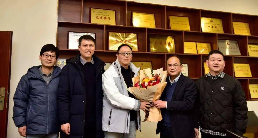 成电师生这样庆祝佳节!_慰问_发展_曾勇