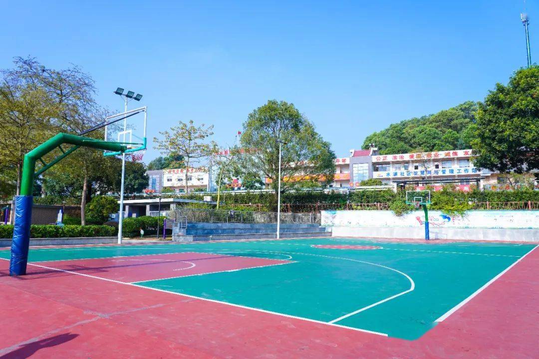 百千万工程 | 5个篮球场上新,中建八局助力提升幸福感