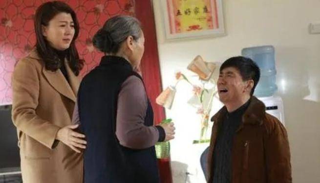 终于一部戏"翻身做主角",不再是金牌绿叶了,因为她