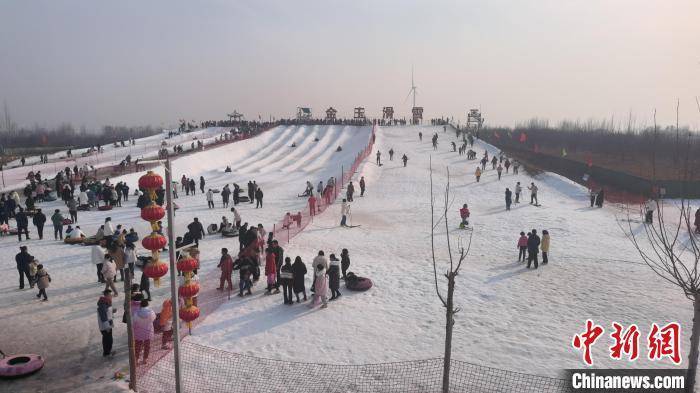 (新春見聞)河北民眾樂享冰雪中國年_滑雪_遊客_石家莊