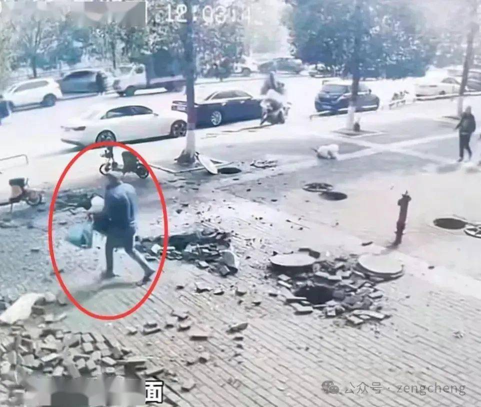 一男孩井盖中放鞭炮,致化粪池爆炸,连同井盖一起被炸飞_网友_事故