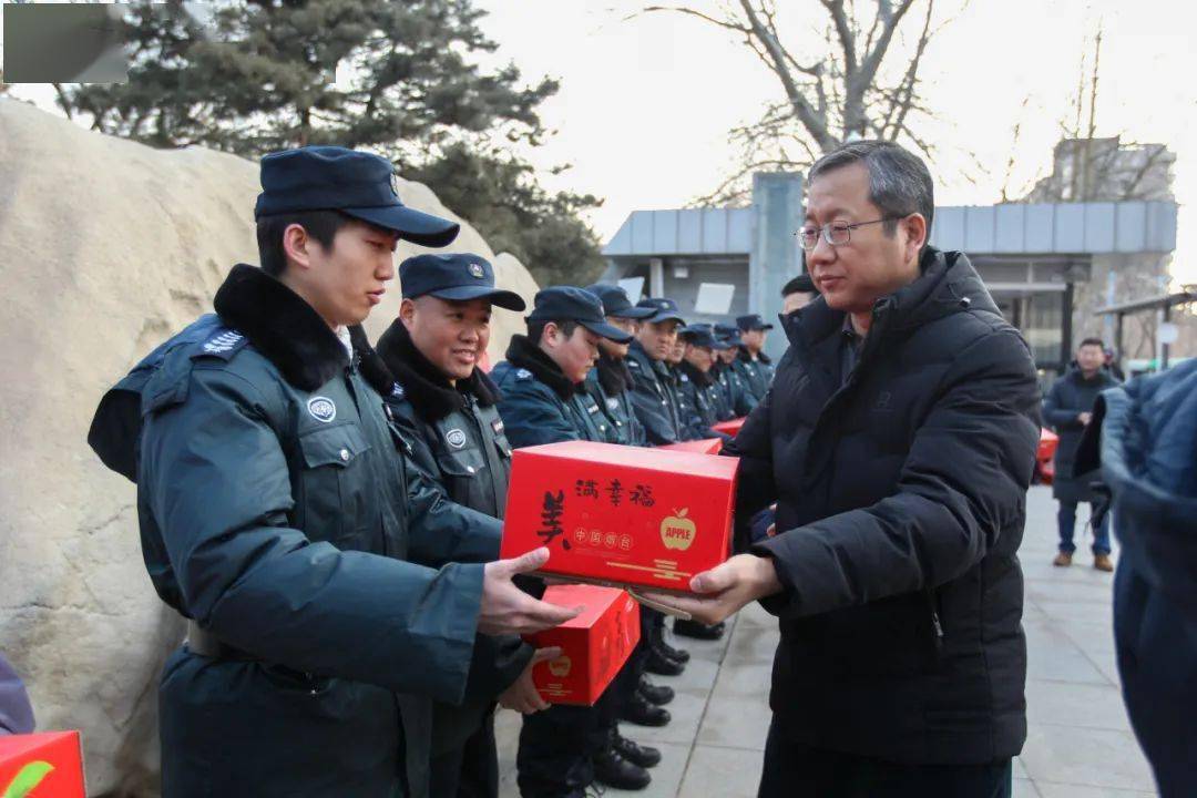 除夕慰问送祝福 走访关怀暖师生_刘军_情况_工作