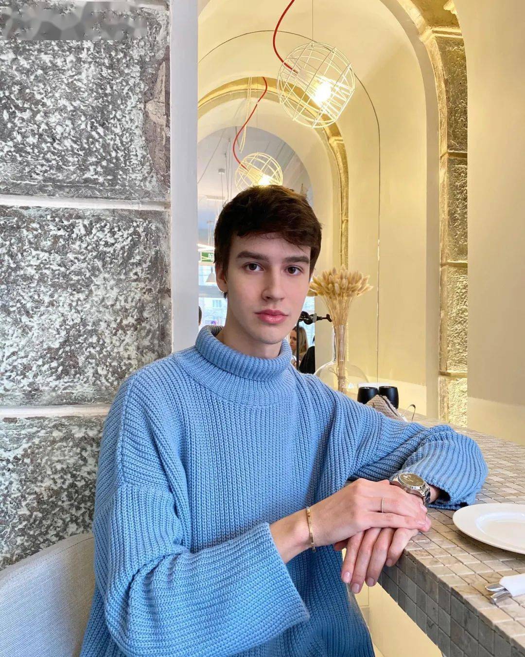 小小帅哥一枚,颜值逆天惊雷,可盐可甜他是谁?_pavel_semenov_身高