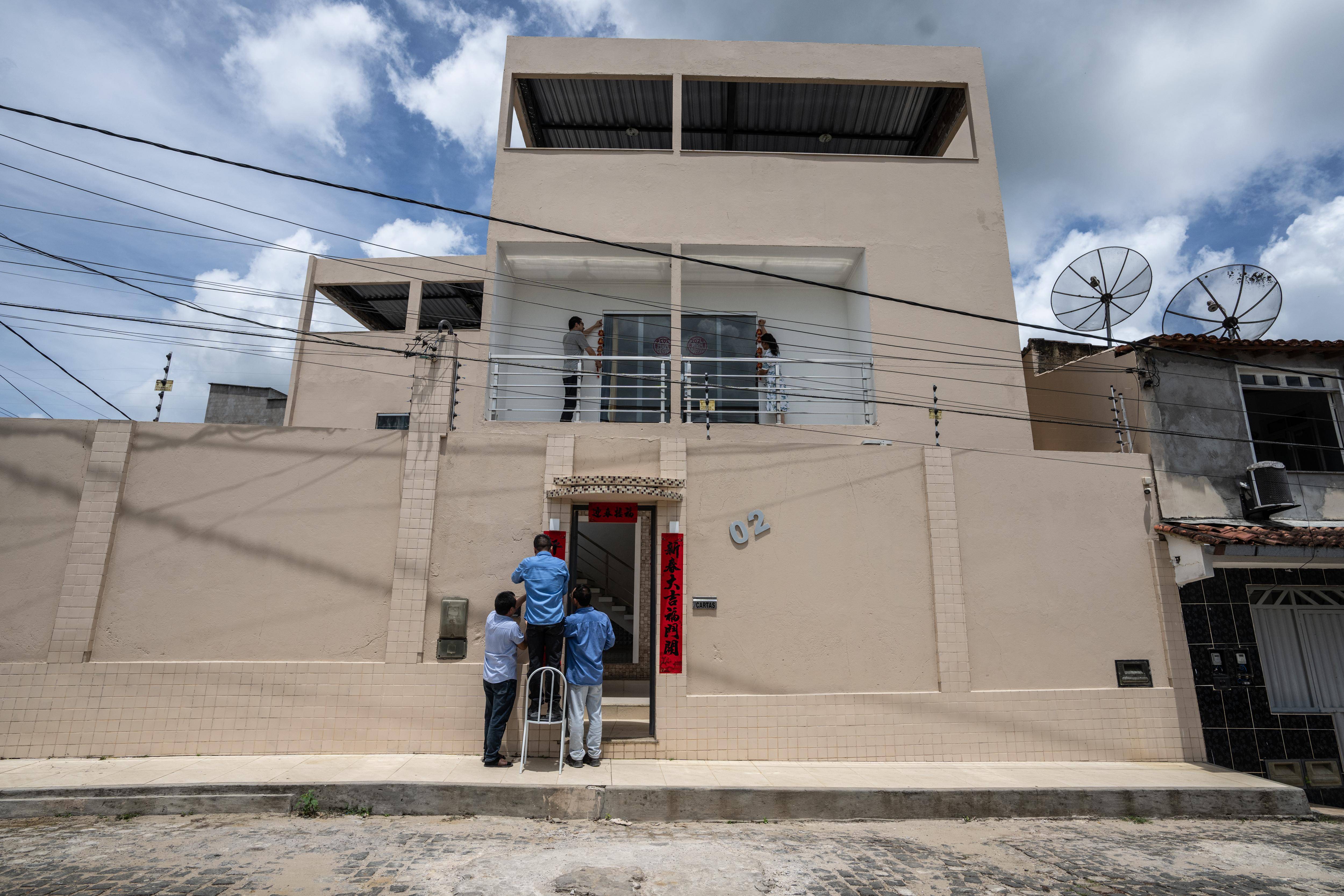 锦绣中国年丨巴西东西铁路建设项目上的中国年_新华社_巴伊亚州_员工