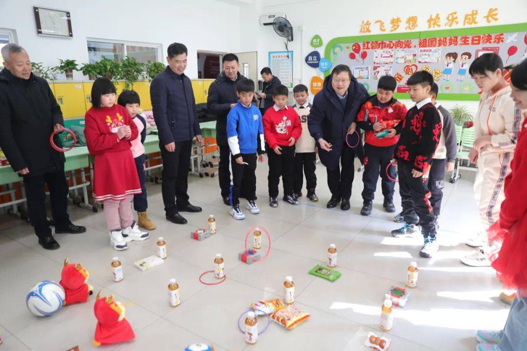 省教育厅领导与辽宁省光明学校师生共庆新春佳节_张国林_孤儿_人生