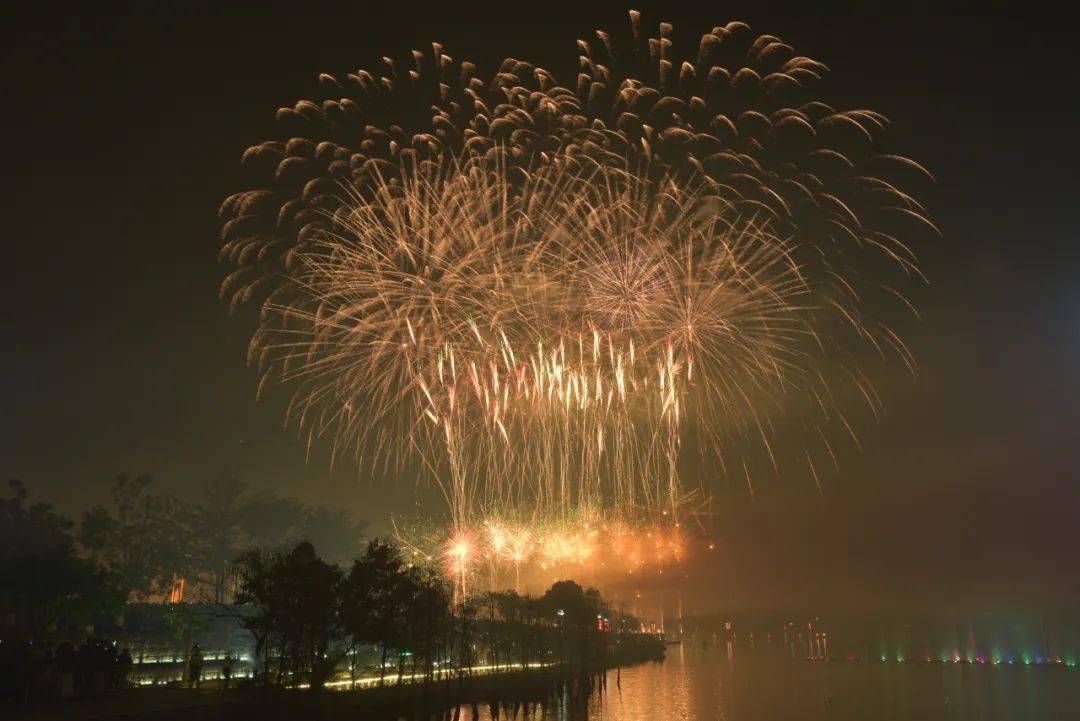 阳江烟花炸头图片