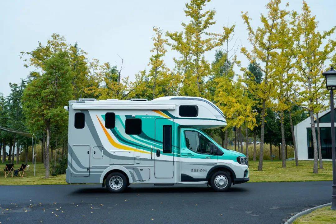 23 南京房车展丨宇通房车鲲鹏双拓展尊享版——精致