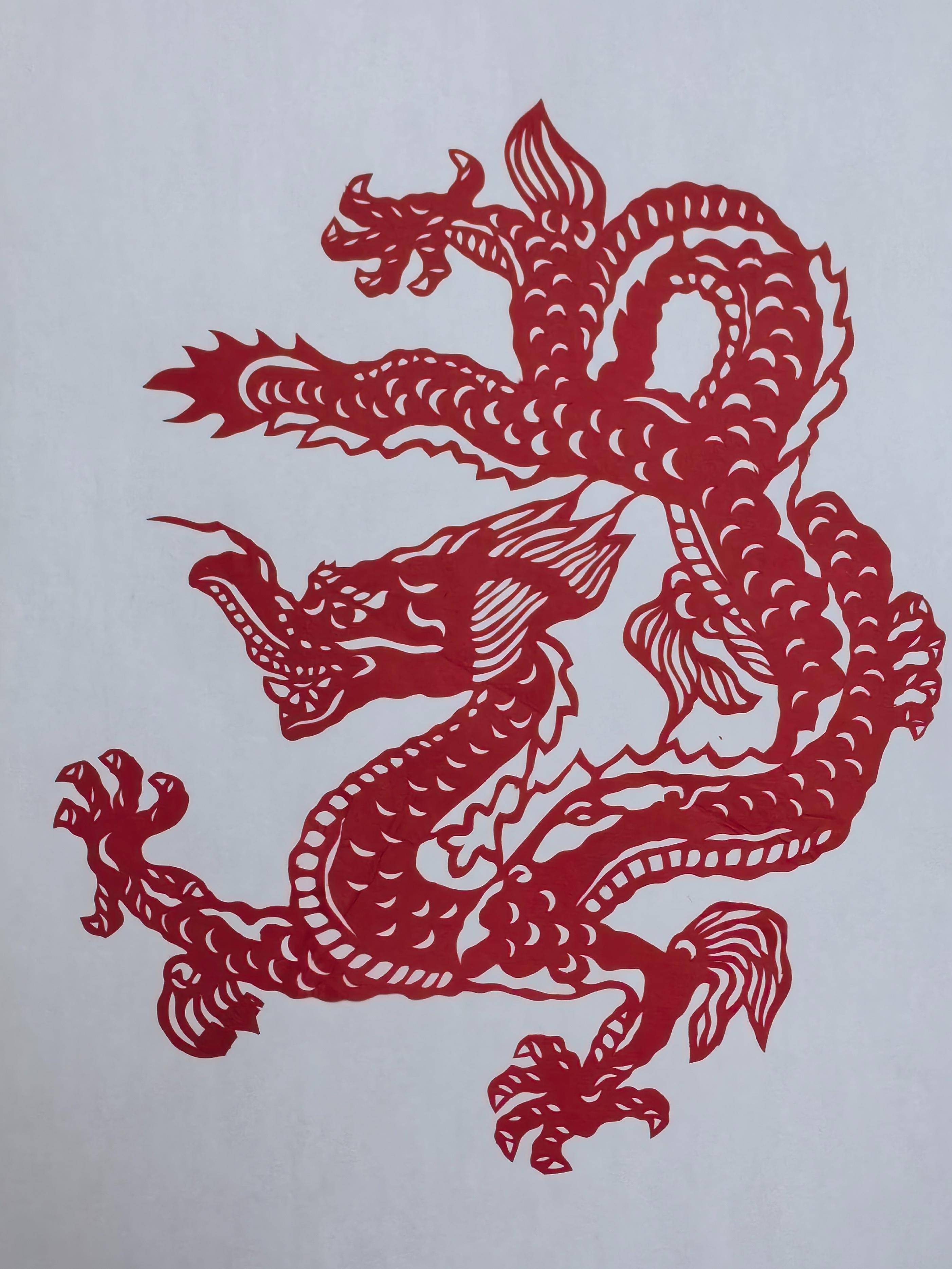 艾晓表示,剪纸作为中国传统的民间艺术形式,历史悠久,承载着丰富的