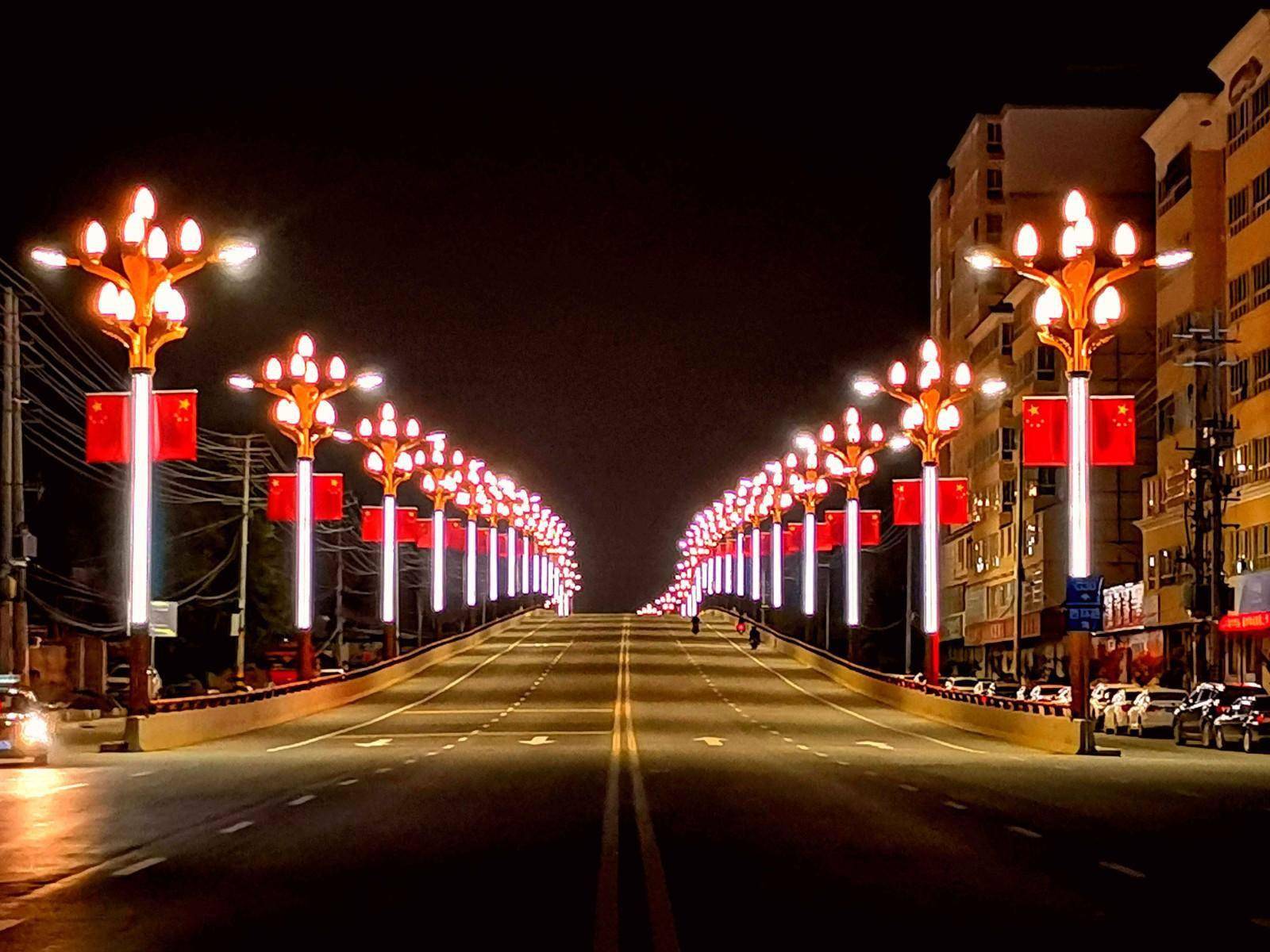 建平夜景图片