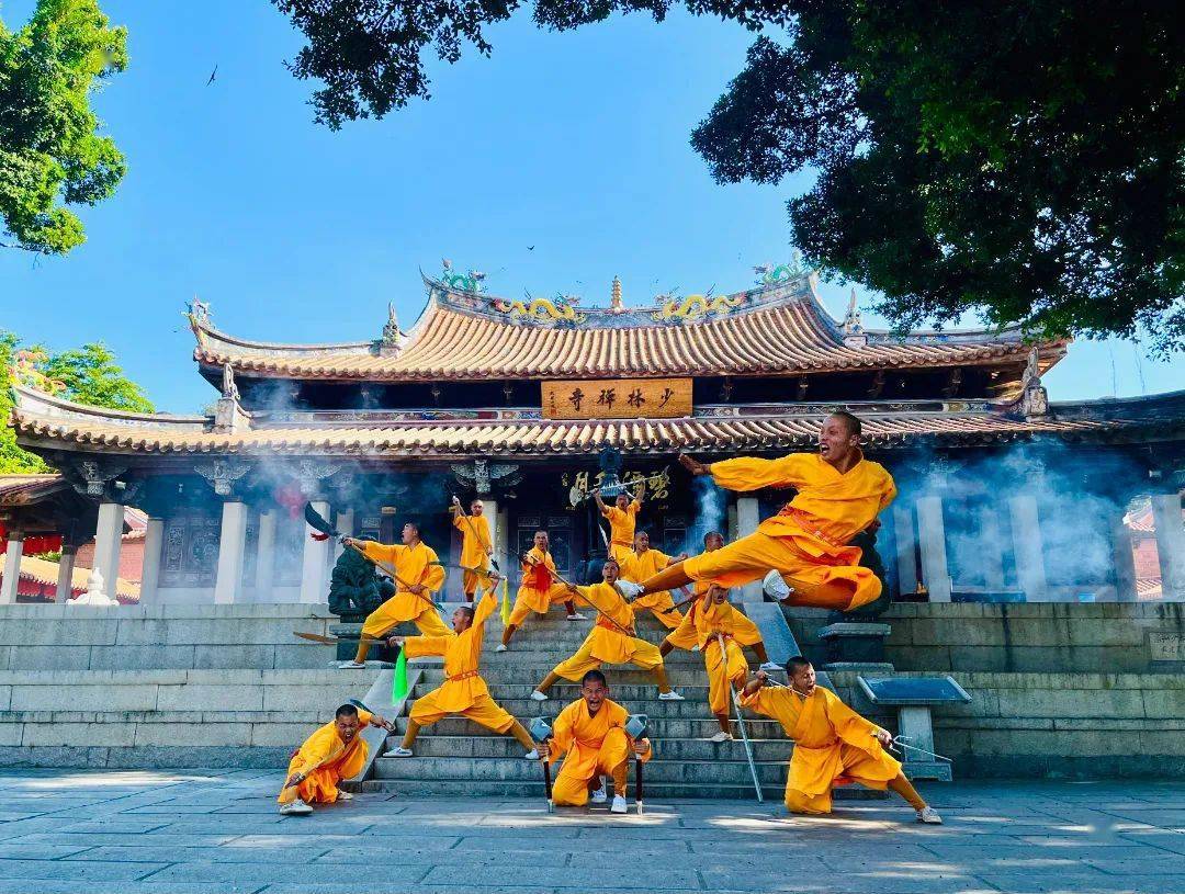 其特点是招式精炼,兼枪带棍,以静待动.