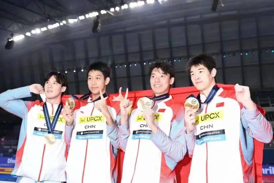 16岁青岛新星张展硕游泳世锦赛摘金，成为中国男子游泳最年轻的世界冠军