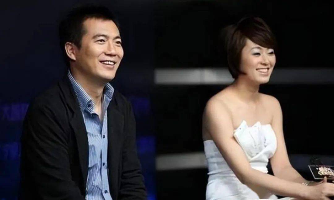 2006年黄健翔在妻子做完乳腺癌手术后提出离婚,转身娶了小娇妻_孙颖