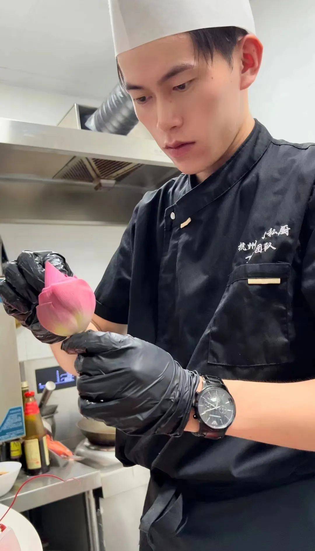 26岁小伙转行,最高月入5万 _丁尧