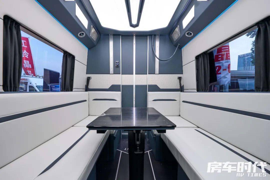 23 南京房车展丨独特布局 商务范拉满 江铃晶马全顺t8房车_搜狐汽车