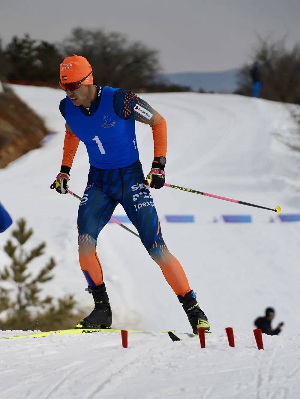 捷报丨王强为重庆代表队斩获首枚冬运会金牌_越野