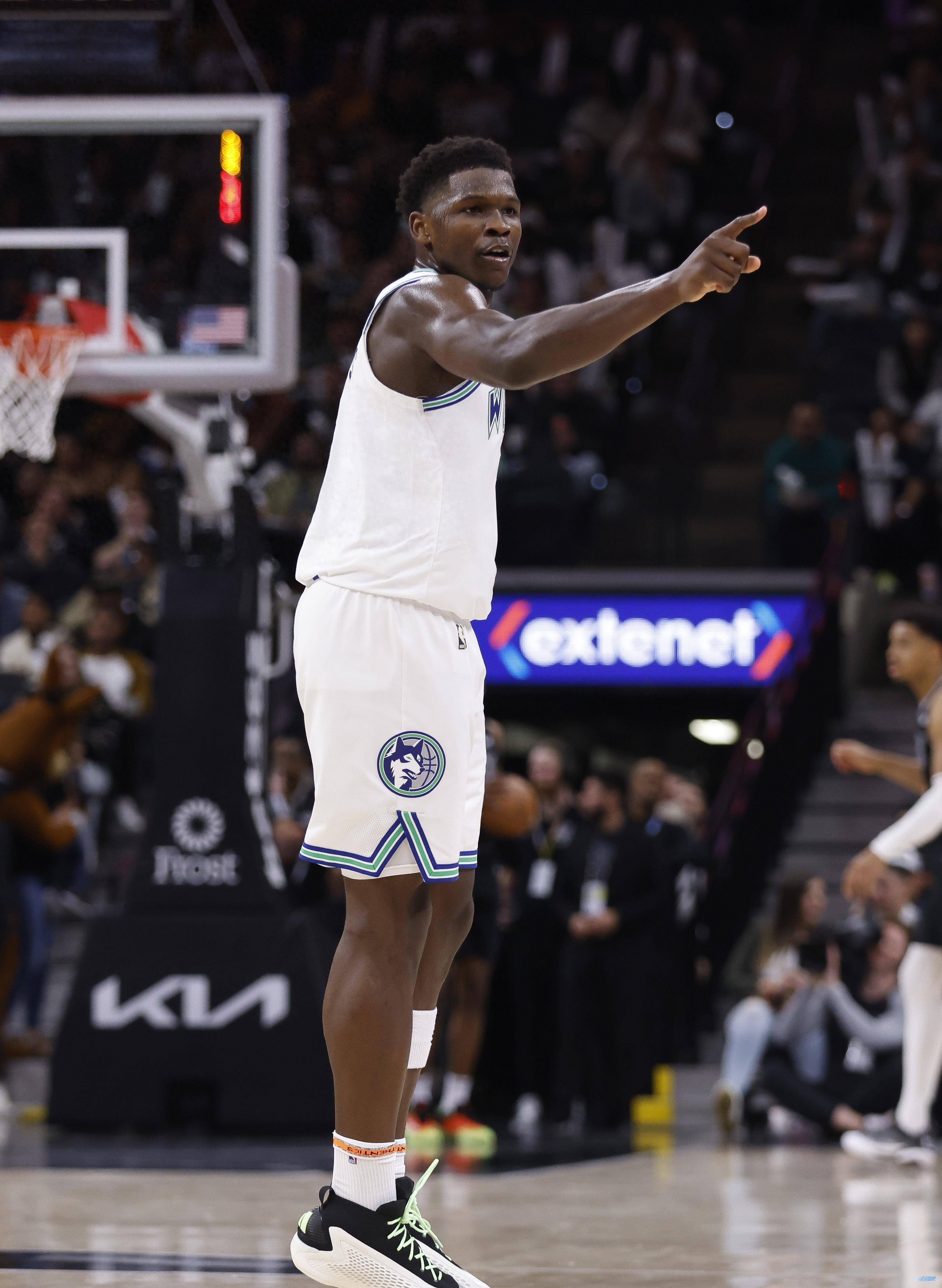 nba名宿卡梅隆-安东尼在节目《7pm in brooklyn with carmelo anthony