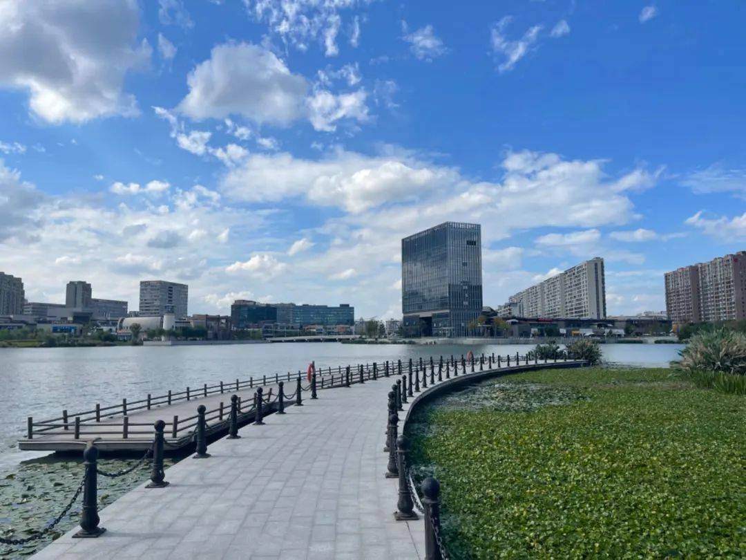 同心湖公园位于庄市街道庄市大道南侧,同心路北侧,公园占地面积约23万