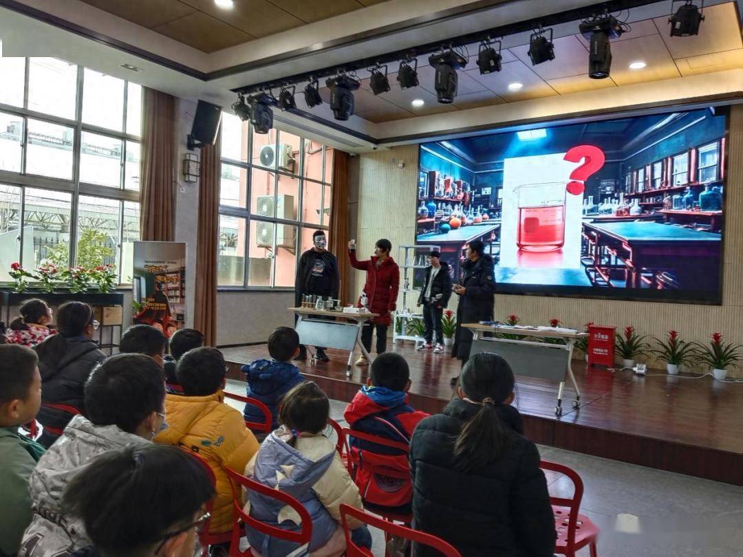 在"情景"中学知识,走进"不一样"的实验室_操作_生活