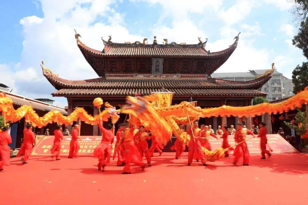 目前引進了茶館,非遺,地方美食,休閒餐飲,古玩字畫,糕點烘焙,陶藝