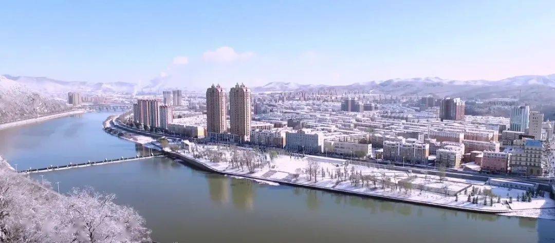 2月12日,春节假期第三天,通化市机场旅客吞吐量达653人次,铁路发送