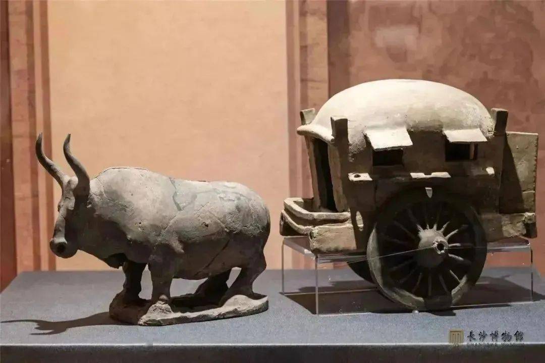 大同市博物馆藏1965年山西省大同市石家寨司马金龙夫妇墓出土▲釉陶甲