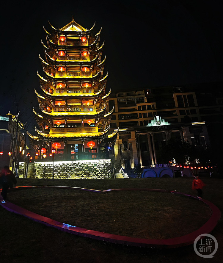 西流沱古镇夜景图片图片