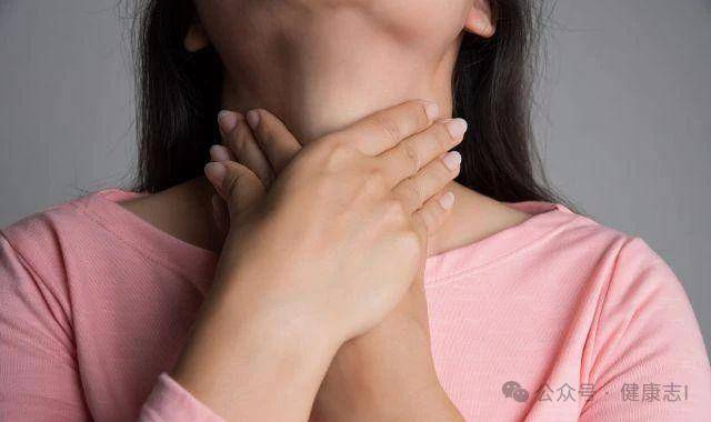 如果你经常感到吞咽困难,感觉有物体卡在喉咙里,或者吞咽时有疼痛或不